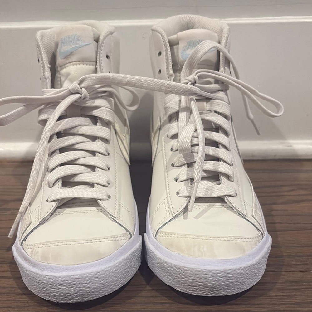 Nike Blazers  High-Top Sneakers in Cream